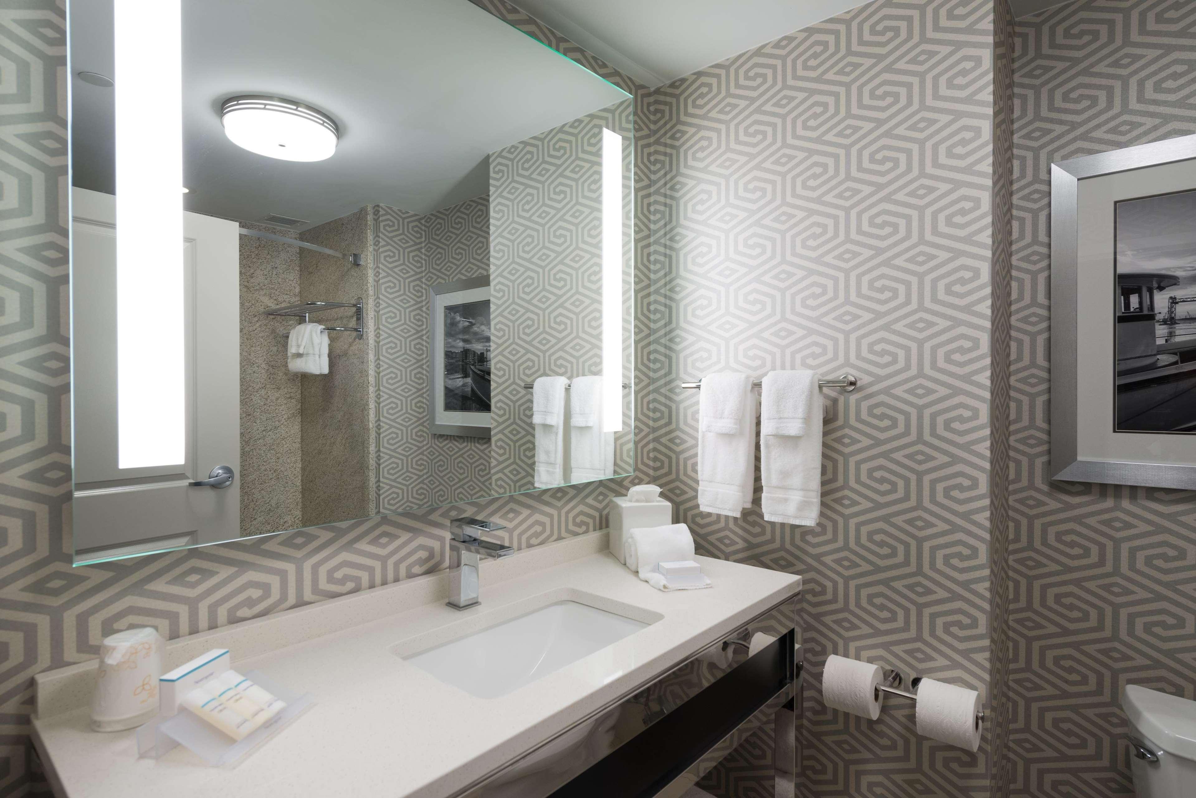 Hilton Garden Inn Portsmouth Downtown Zewnętrze zdjęcie