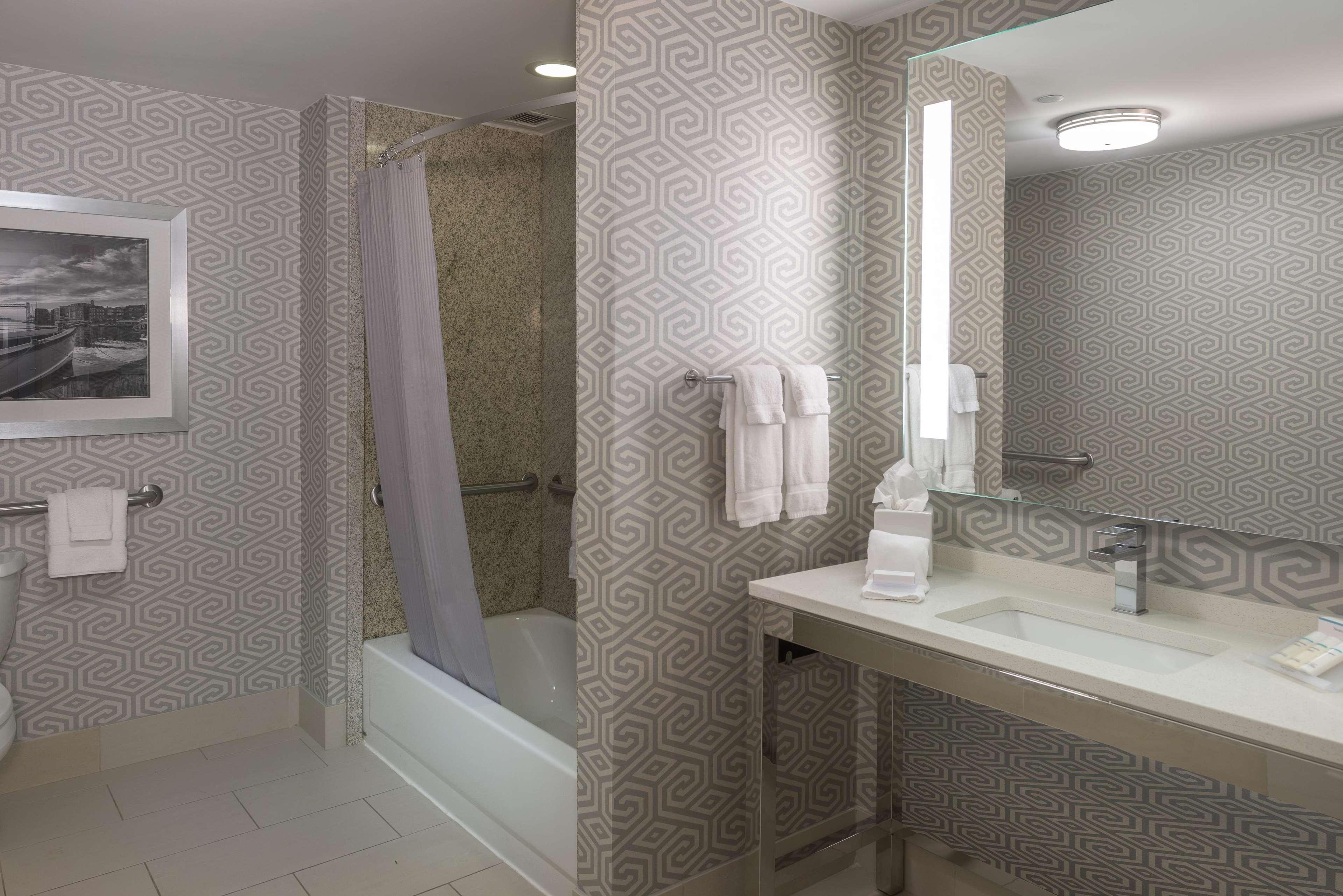 Hilton Garden Inn Portsmouth Downtown Zewnętrze zdjęcie