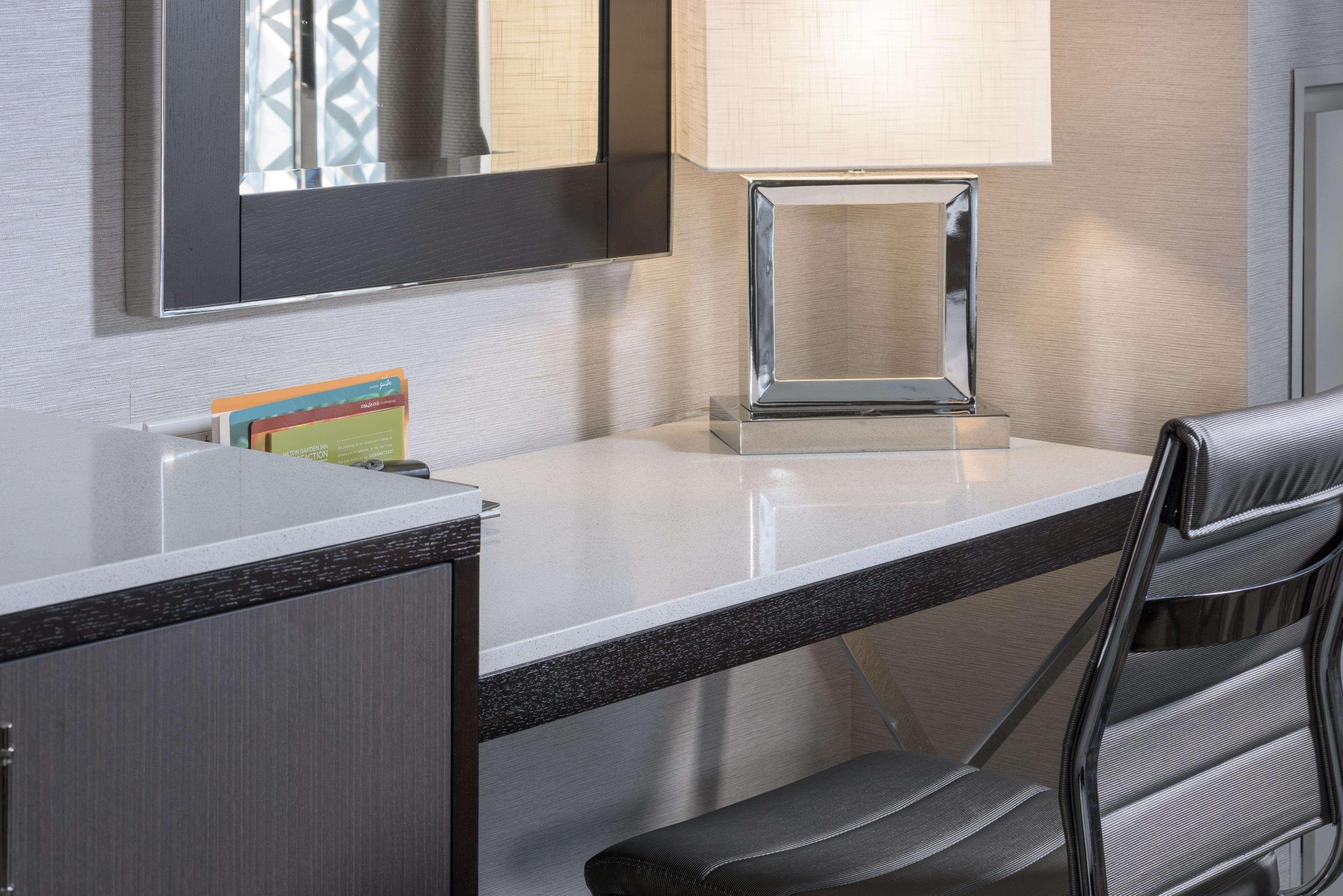 Hilton Garden Inn Portsmouth Downtown Zewnętrze zdjęcie